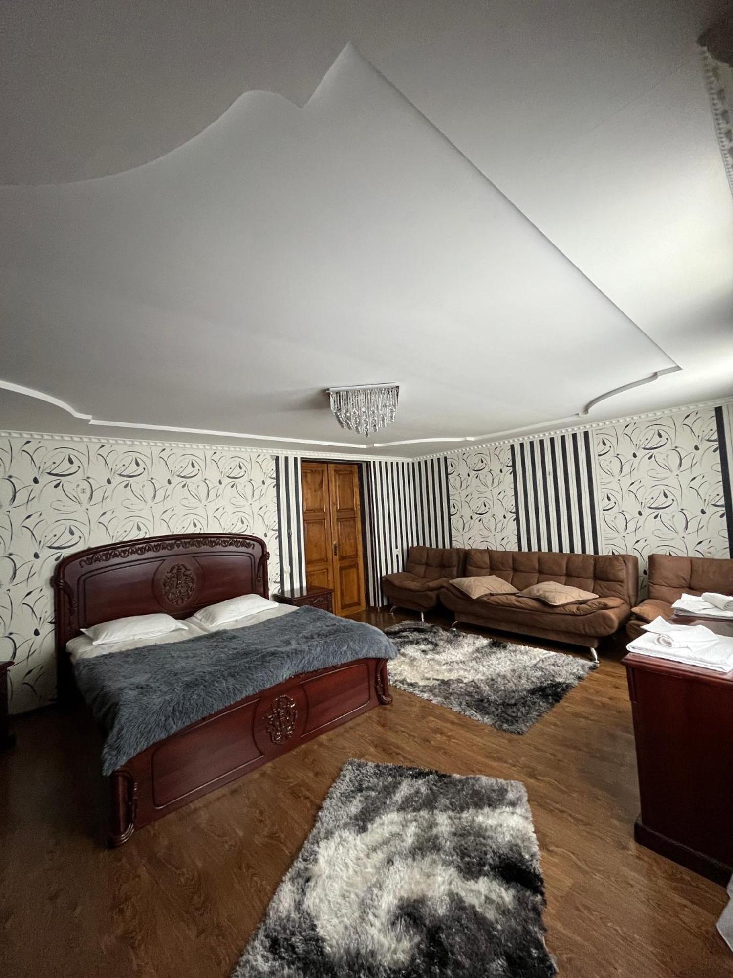 Guest House Misho Kazbegi Bagian luar foto